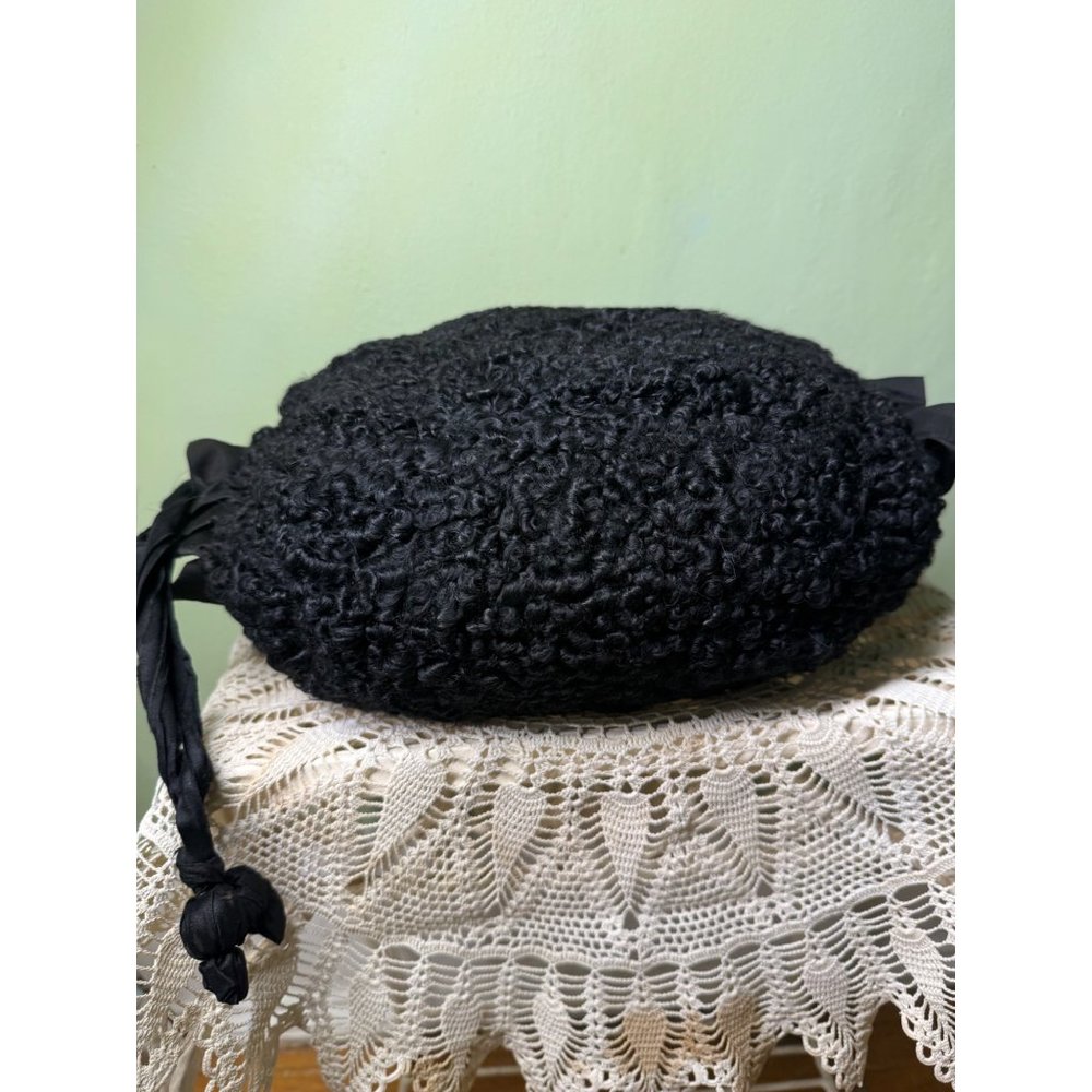 Antique 1920's Curly black lambs wool hand Muff Warmer - Picture 1 of 14
